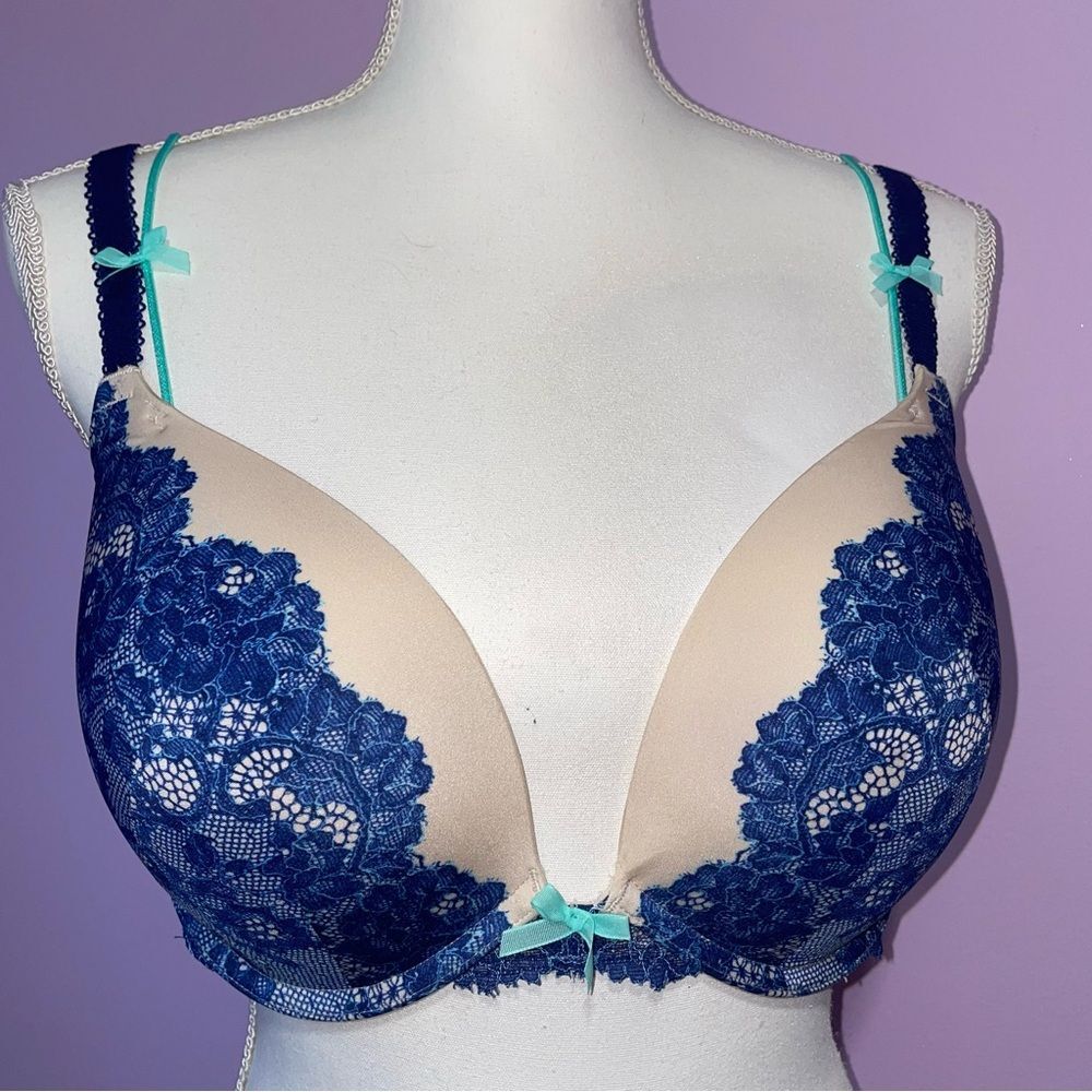 Victoria's Secret Dream Angels Smooth & Lace Push-Up Bra 36DD Wire